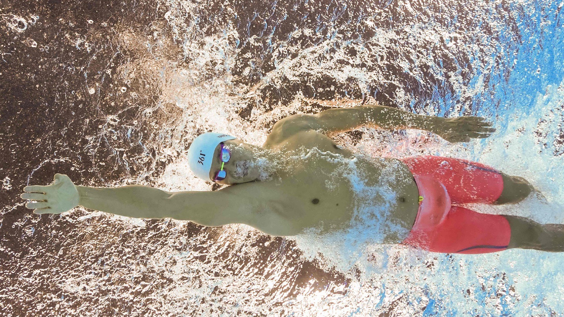 “油菜花田摄影跑” 花开时节人比花娇